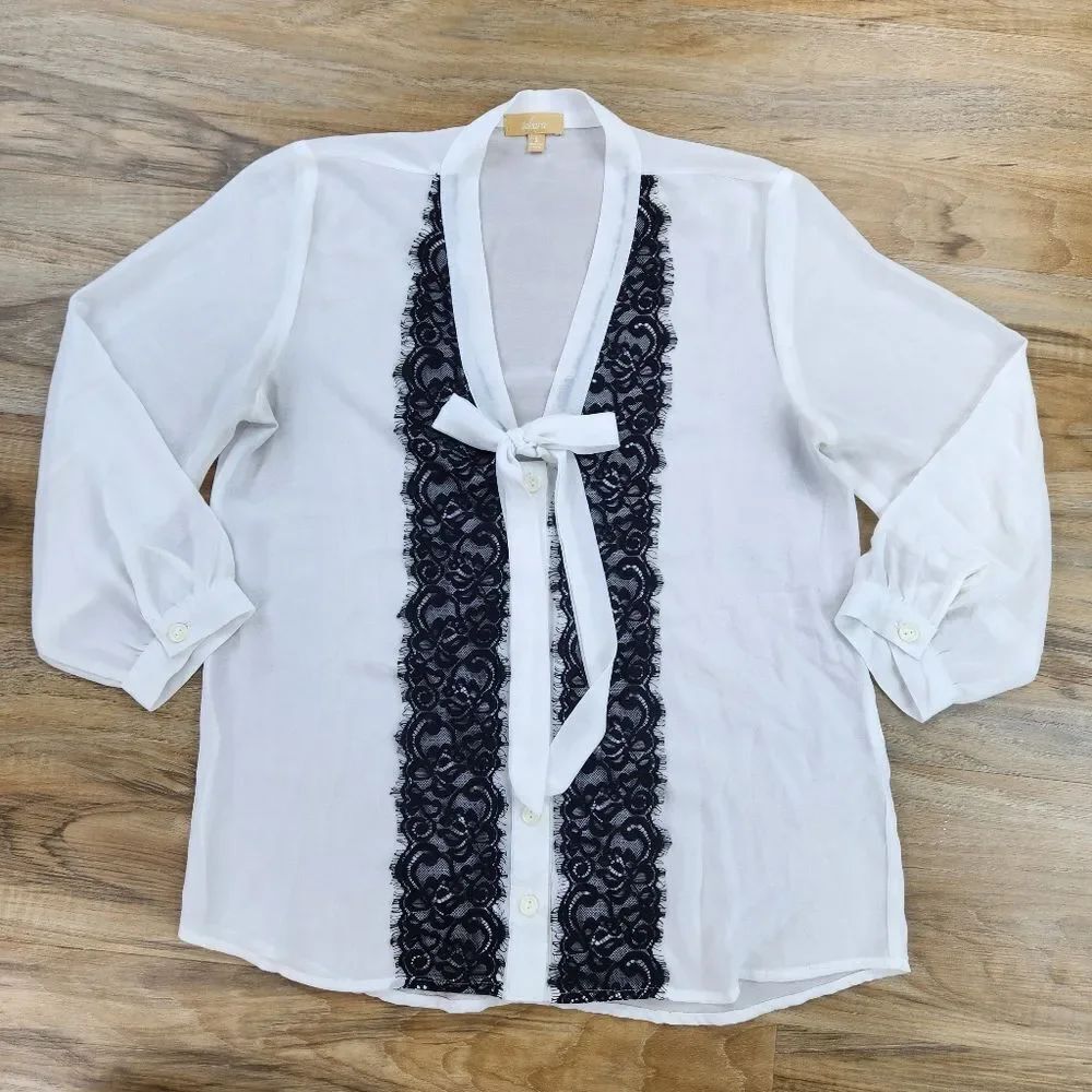 🍑Takara Ivory & Black Lace Tied Bow Mandarin Neck Top Small
